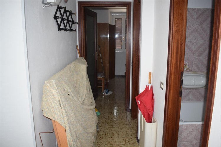 Costa Serina affare bilocali arredati con box Costa Serina