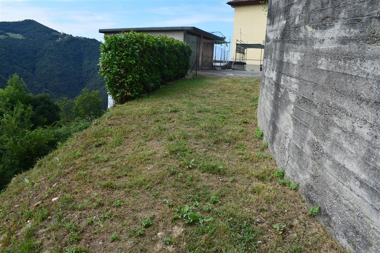 Costa Serina affare bilocali arredati con box Costa Serina