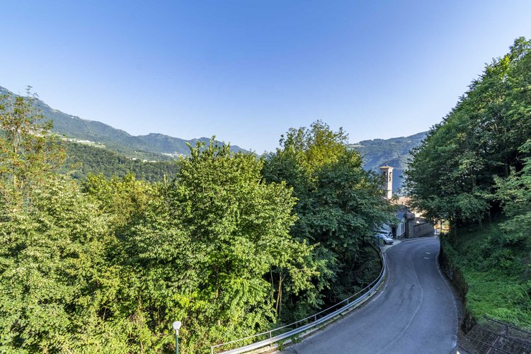 Algua Pagliaro, in villetta bifamiliare, ottimo trilocale con giardino e ampio terrazzo Algua