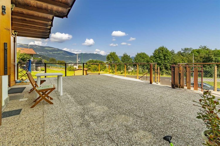 Sant'Omobono Terme in meravigliosa località baciata dal sole della frazione di Valsecca trilocale Sant'Omobono Terme