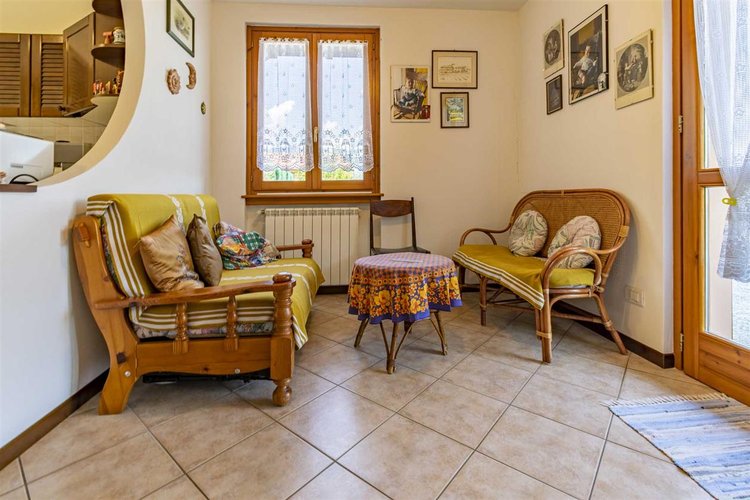 Sant'Omobono Terme in meravigliosa località baciata dal sole della frazione di Valsecca trilocale Sant'Omobono Terme