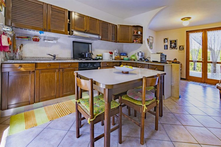 Sant'Omobono Terme in meravigliosa località baciata dal sole della frazione di Valsecca trilocale Sant'Omobono Terme