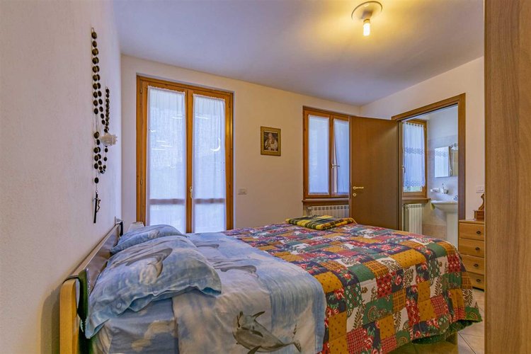 Sant'Omobono Terme in meravigliosa località baciata dal sole della frazione di Valsecca trilocale Sant'Omobono Terme