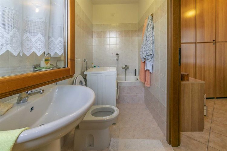 Sant'Omobono Terme in meravigliosa località baciata dal sole della frazione di Valsecca trilocale Sant'Omobono Terme