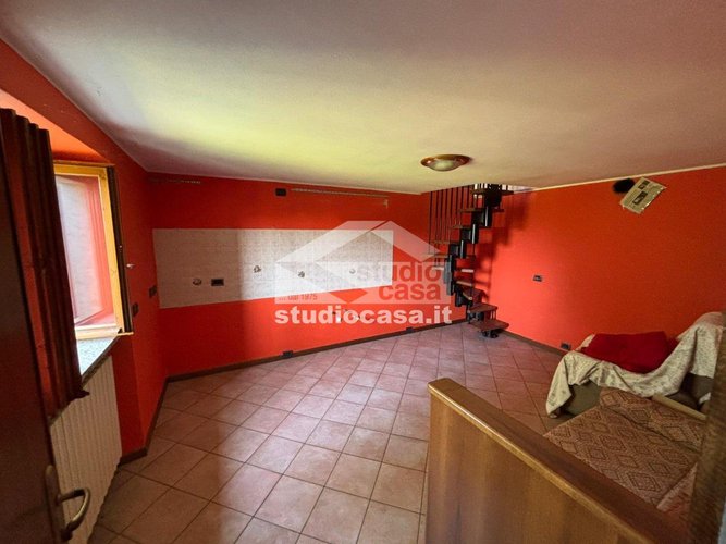 IN POSIZIONE SOLEGGIATA E TRANQUILLA! Val Brembilla