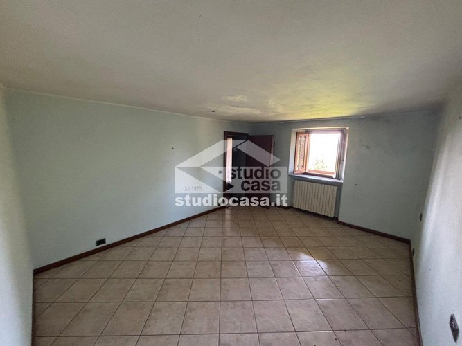 IN POSIZIONE SOLEGGIATA E TRANQUILLA! Val Brembilla