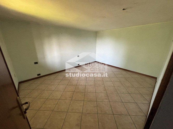 IN POSIZIONE SOLEGGIATA E TRANQUILLA! Val Brembilla