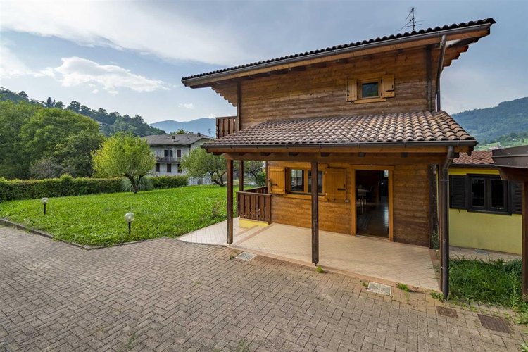 Zogno Poscante, favolosa villa singola stile chalet con terreno Zogno