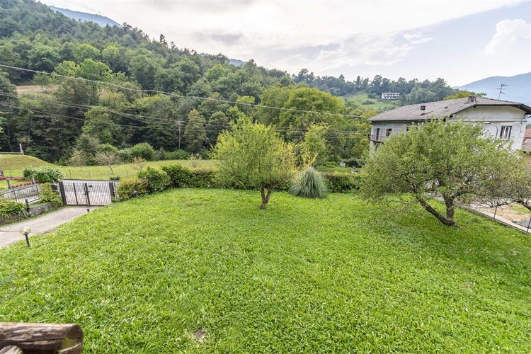 Zogno Poscante, favolosa villa singola stile chalet con terreno Zogno