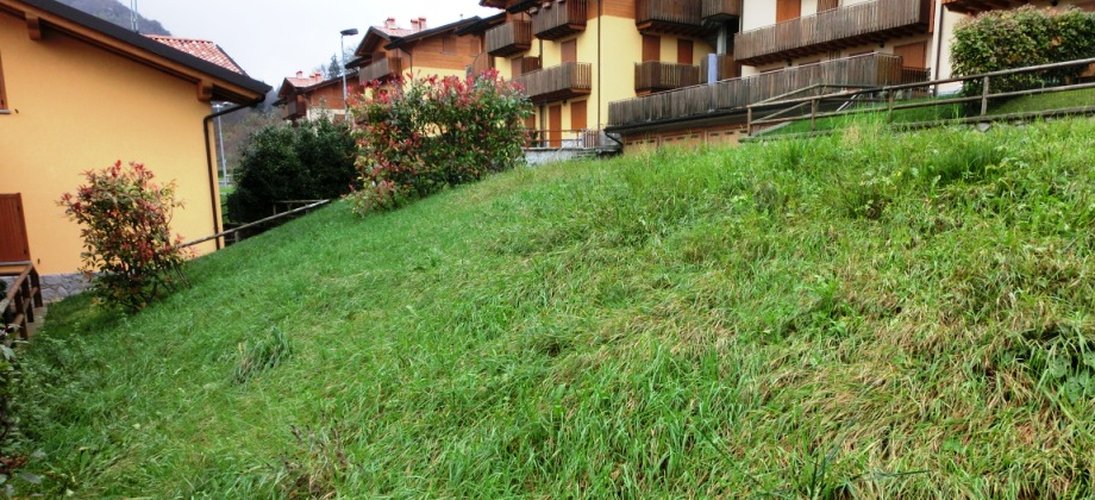 Serina in tipico chalet montano, ottimo trilocale con giardino Serina