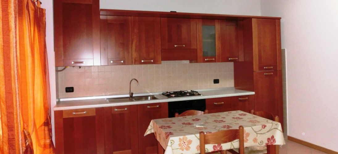 Serina in tipico chalet montano, ottimo trilocale con giardino Serina