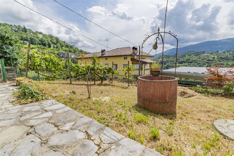Locatello Imagna vendesi villa singola con giardino Locatello