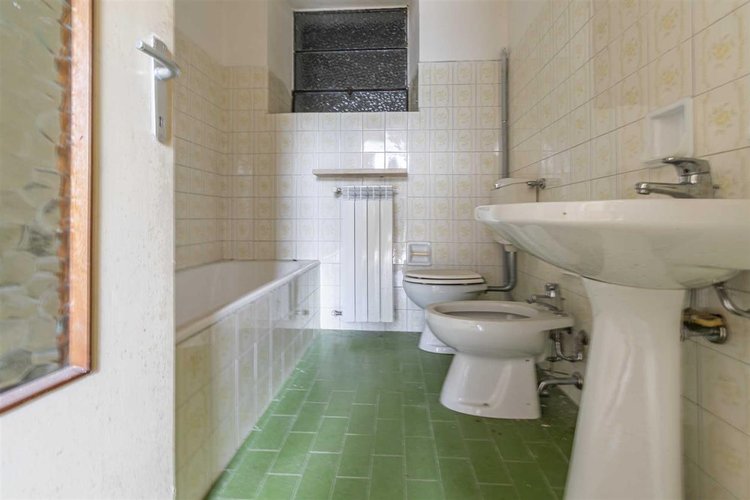 Locatello Imagna vendesi villa singola con giardino Locatello