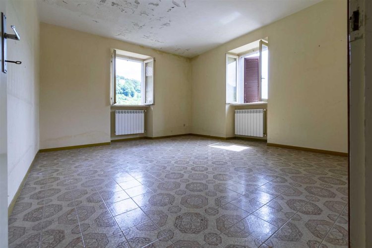 Locatello Imagna vendesi villa singola con giardino Locatello