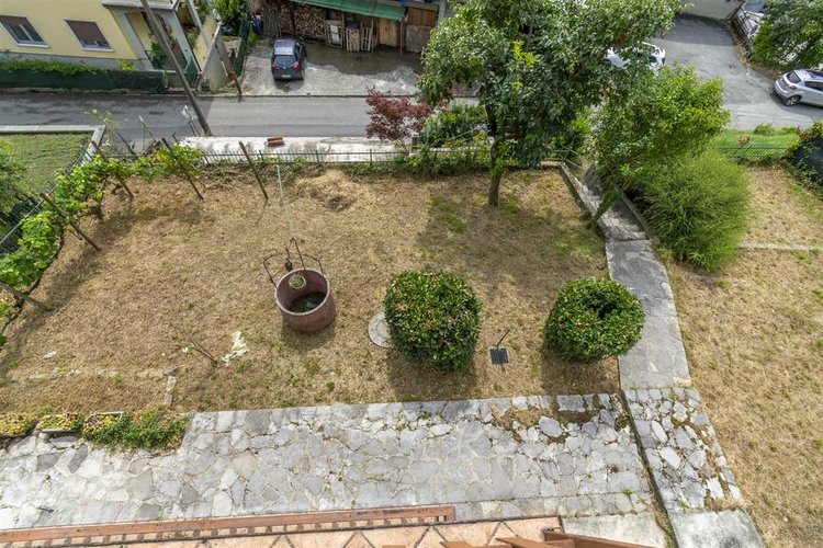 Locatello Imagna vendesi villa singola con giardino Locatello