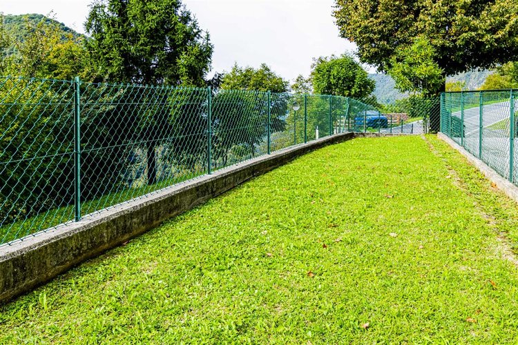 Costa Serina, imperdibile porzione di casa con godibilissimo giardino Costa Serina