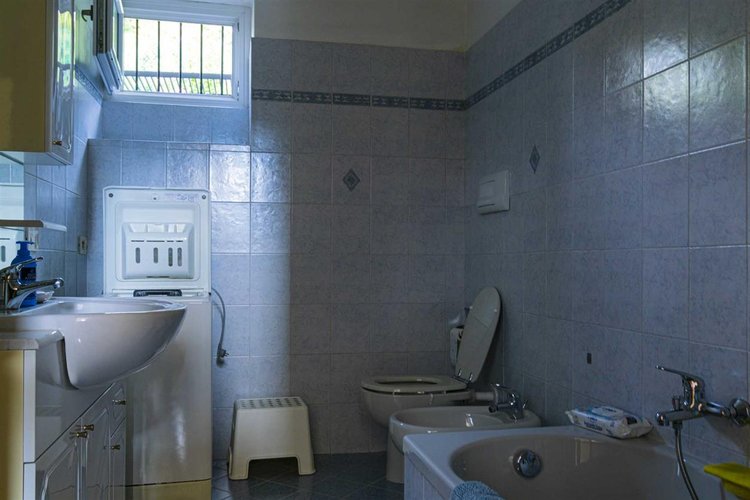 Costa Serina, imperdibile porzione di casa con godibilissimo giardino Costa Serina