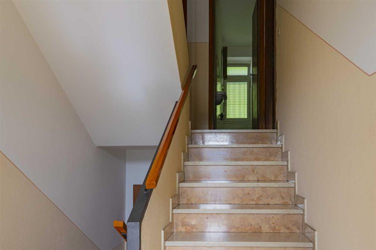 Costa Serina, imperdibile porzione di casa con godibilissimo giardino Costa Serina