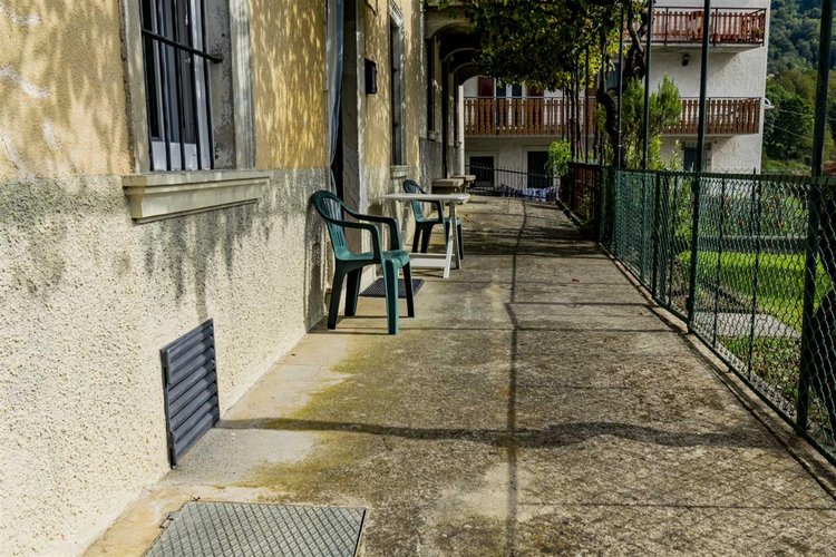 Costa Serina, imperdibile porzione di casa con godibilissimo giardino Costa Serina