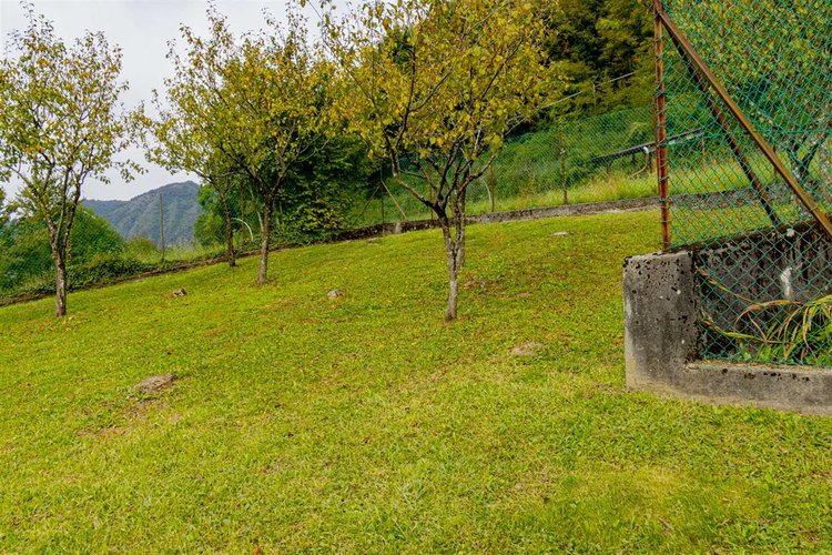 Costa Serina, imperdibile porzione di casa con godibilissimo giardino Costa Serina