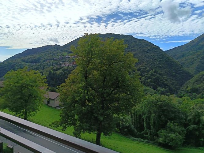 Serina Bagnella, grazioso bilocale con cantina e box auto Serina