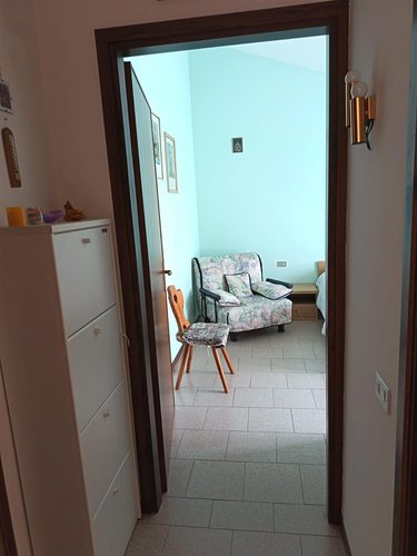 Serina Bagnella, grazioso bilocale con cantina e box auto Serina