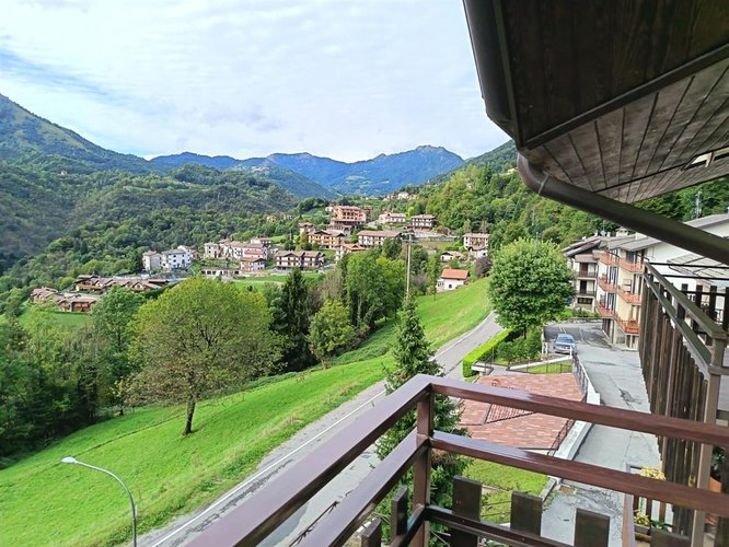 Serina Bagnella, grazioso bilocale con cantina e box auto Serina