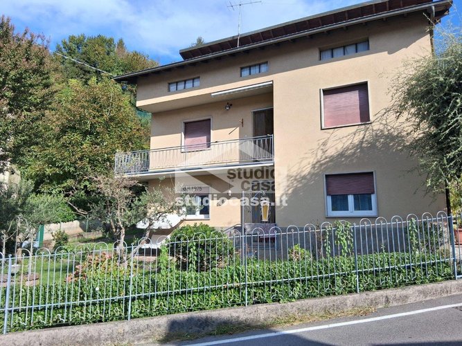 IN CASETTA BIFAMILIARE! Zogno