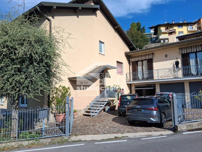 IN CASETTA BIFAMILIARE! Zogno