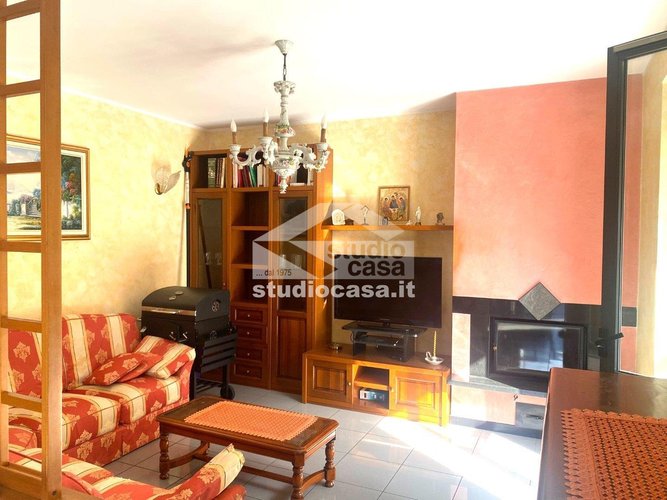 CASETTA BIFAMILIARE! Sedrina