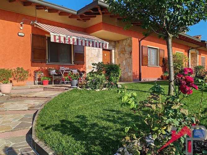 Porzione di Villa bifamiliare