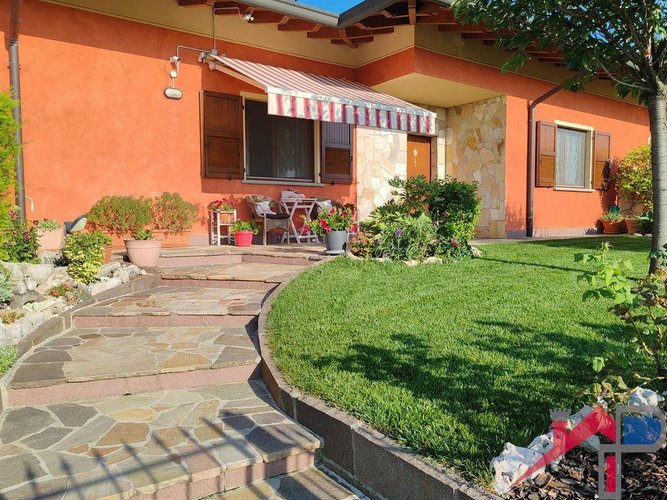 Porzione di Villa bifamiliare Mornico al Serio