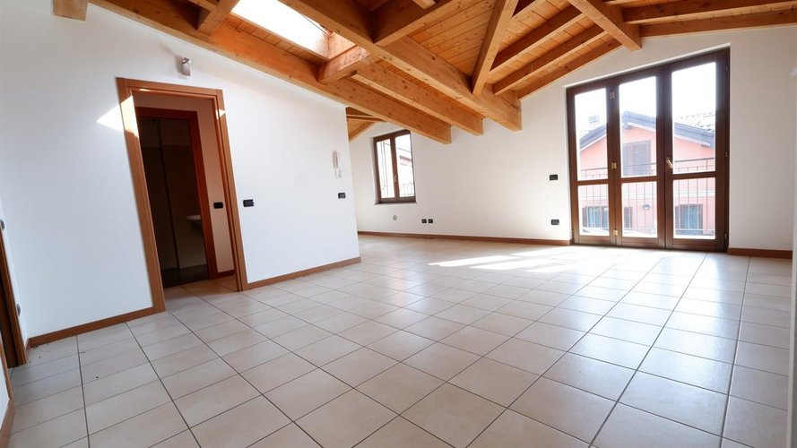 VILLA A SCHIERA 3 LOCALI Guanzate