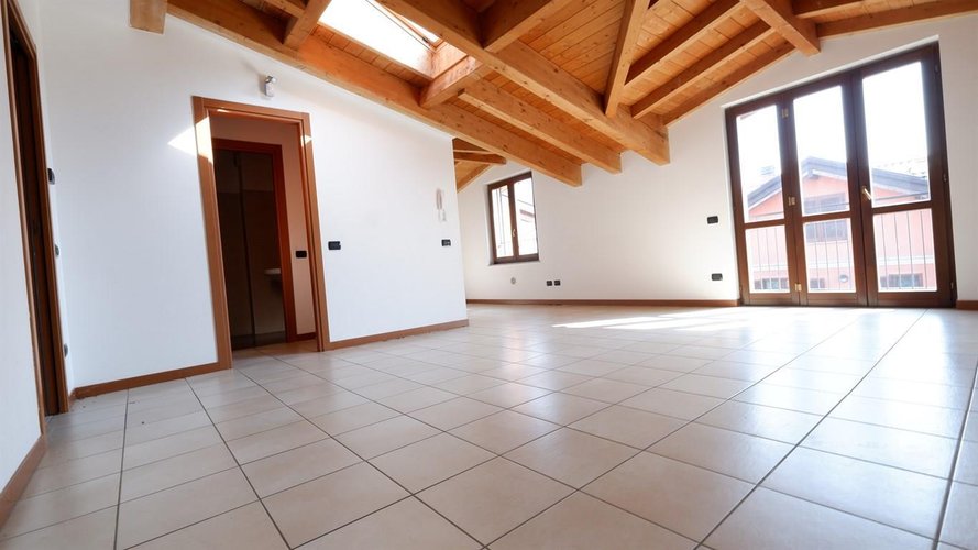 VILLA A SCHIERA 3 LOCALI Guanzate