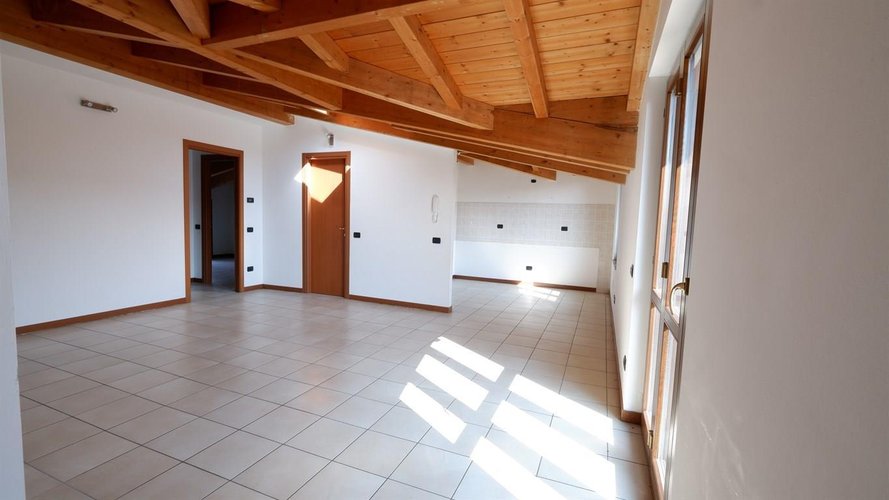VILLA A SCHIERA 3 LOCALI Guanzate