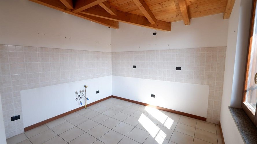 VILLA A SCHIERA 3 LOCALI Guanzate