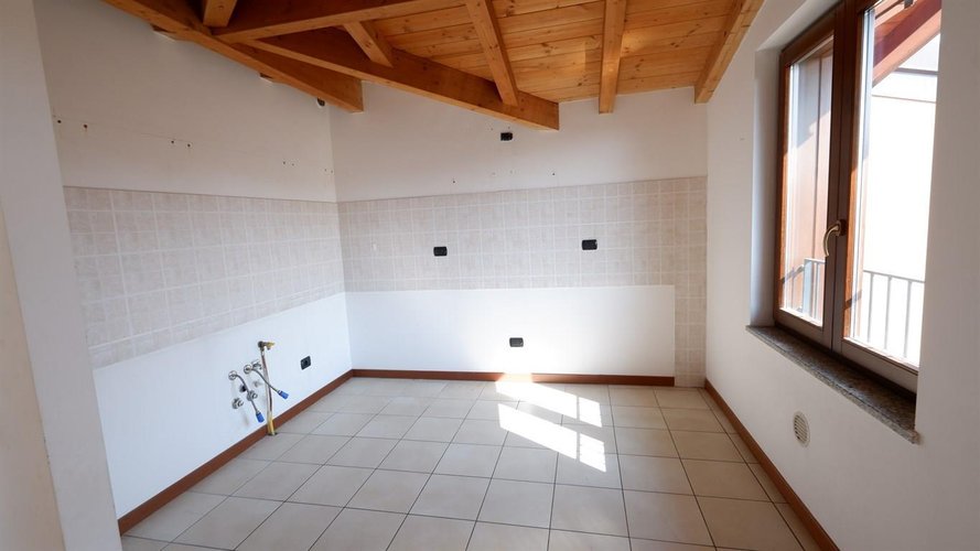 VILLA A SCHIERA 3 LOCALI Guanzate