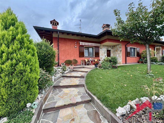 Porzione di Villa bifamiliare Mornico al Serio