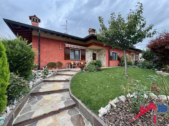 Porzione di Villa bifamiliare Mornico al Serio