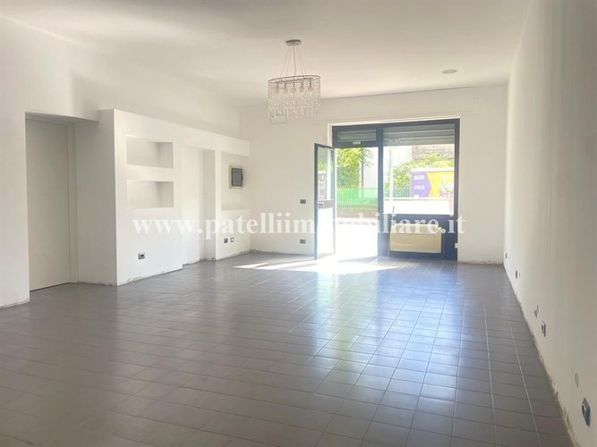 AFFITTASI NEGOZIO A LONGUELO Bergamo