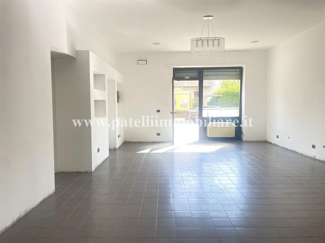 AFFITTASI NEGOZIO A LONGUELO Bergamo