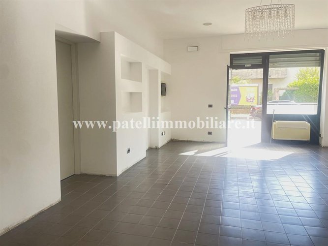 AFFITTASI NEGOZIO A LONGUELO Bergamo