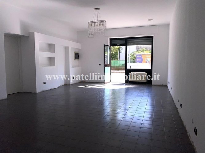 AFFITTASI NEGOZIO A LONGUELO Bergamo