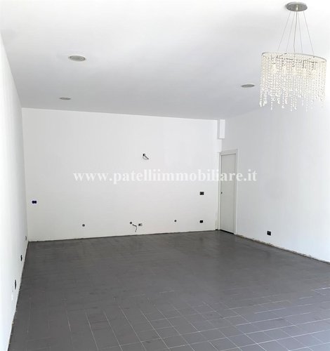 AFFITTASI NEGOZIO A LONGUELO Bergamo