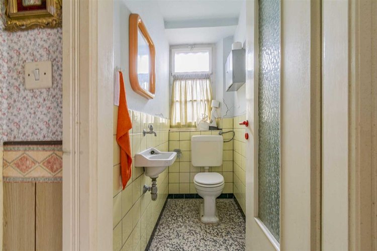 Locatello, soleggiata porzione di casa su tre piani Locatello