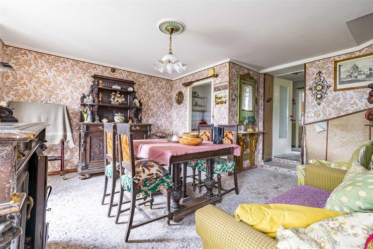 Locatello, soleggiata porzione di casa su tre piani Locatello