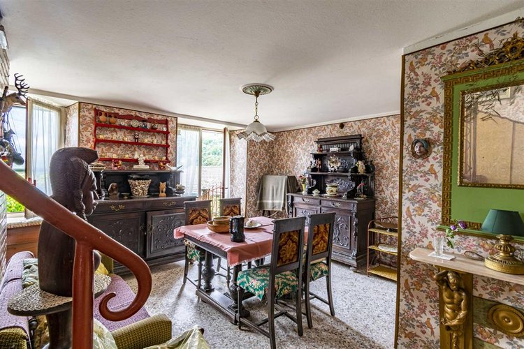 Locatello, soleggiata porzione di casa su tre piani Locatello