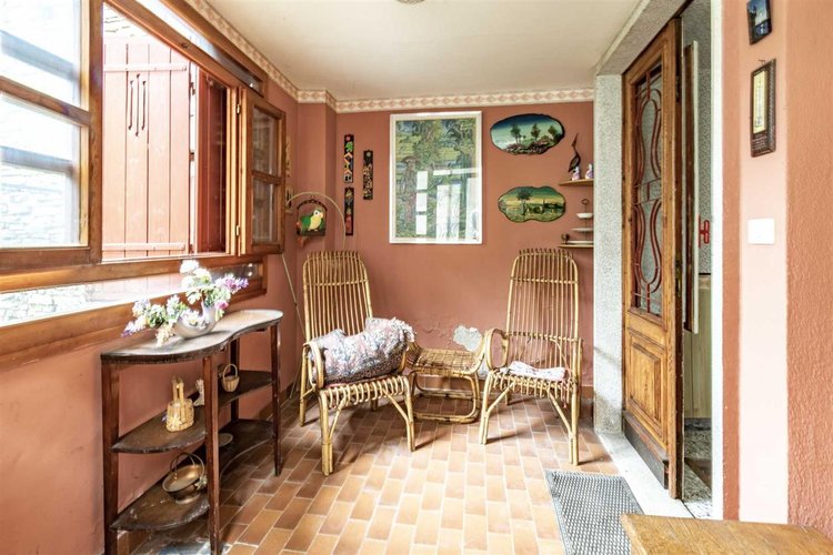 Locatello, soleggiata porzione di casa su tre piani Locatello