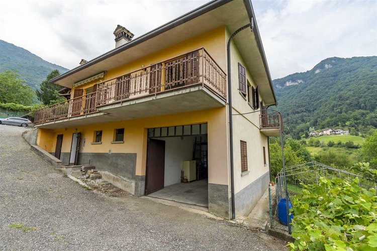 Sant’Omobono Terme alture adorabile villa singola con giardino privato Sant'Omobono Terme