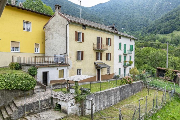 Sant’Omobono Terme alture adorabile villa singola con giardino privato Sant'Omobono Terme